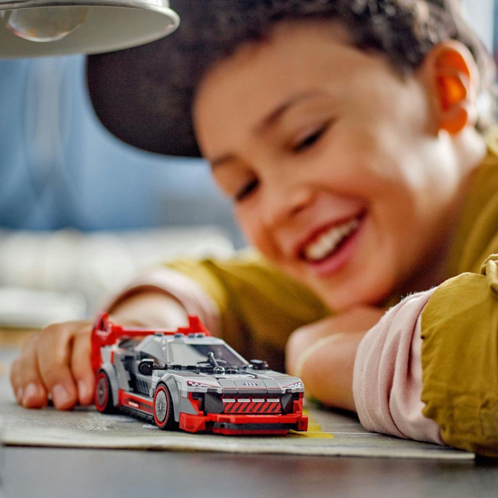 LEGO® Speed Champions Audi S1 E-Tron Quattro Yarış Arabası 76921 - 9 Yaş ve Üzeri Çocuklar Için Koleksiyonluk ve Sergilenebilir Yaratıcı Oyuncak Model Yapım Seti (274 Parça)